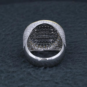 Bague Pavé Diamant Homme, Bague de Pinky Bicolore Effet Glacé, Bijoux Hip Hop Streetwear, Large Bande Statement Argent Or, Mariage Fiançailles - Product Image 3