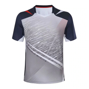 Camiseta Deportiva de Manga Corta con Cuello en V para Hombre, Diseño Geométrico, Secado Rápido, Tejido de Poliéster, Corte Regular - Product Image 1