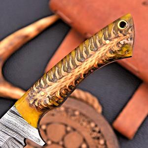 Couteau EDC à lame fixe Wharncliff en acier Damas forgé à la main OEM, manche en forme de cône de pin, couteau de chasse et de camping à lame pleine - Product Image 3