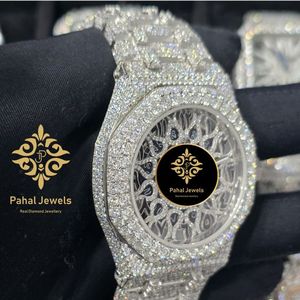นาฬิกาข้อมือผู้หญิง Pahal Jewels หรูหรา สายสแตนเลสประดับมอสซาไนต์ หน้าปัดคริสตัลแซฟไฟร์แบบโปร่งใส ระบบควอตซ์ ขนาด 38 มม. พร้อมตัวล็อคแบบพับ - Product Image 2