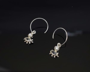 Boucles d'oreilles pendantes en argent sterling 925 avec perle d'eau douce et quartz clair - Cadeau de mariage et de fiançailles - Product Image 3