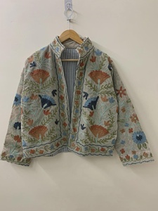 Chaqueta Suzani Hecha a Mano con Diseño Moderno, Bordado de Terciopelo, Chaqueta Corta Boho Gitana para Mujer, Ropa de Abrigo Otoñal, Suministro de Fábrica, Venta al Por Mayor - Product Image 2