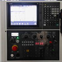 Centre d'usinage CNC VMC avec lubrification et refroidissement automatiques pour composants de machines et plaques de moules en acier
