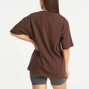 เสื้อยืดคอกลมแขนสั้นทรงปกติ สีน้ำตาล ผ้าฝ้าย 100% เนื้อนุ่ม สวมใส่สบาย พิมพ์ลายโลโก้ด้านหน้า สำหรับผู้ชาย ผ้าเจอร์ซีย์ถัก ระบายอากาศได้ดี - Product Image 5