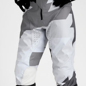 Pantalon de motocross avec panneaux renforcés, équipement de conduite durable, coupe flexible, tissu protecteur, personnalisation du logo et du design. - Product Image 5