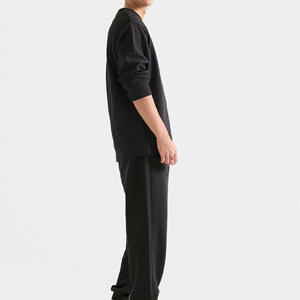 เสื้อสเวตเชิ้ตแฟชั่นสำหรับผู้ชาย – เสื้อผ้าลำลองสีพื้น 2026 - Product Image 1