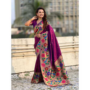 Sari Étnico Tejido con Hilo Zari de Seda Paithani con Borde Grande de Elite Weaves, Color Vino, para Mujer, 650 g - Product Image 1