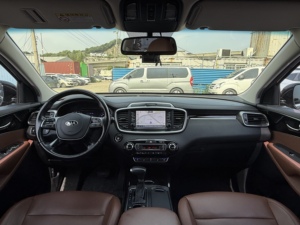 Voiture d'occasion coréenne, Sorento SUV 2018, automatique, essence, conduite à gauche, sièges en cuir marron, transport familial - Product Image 3