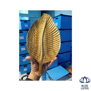 Planche à découper en bois haut de gamme, forme feuille, écologique, artisanale, prête à être expédiée - Vente Flash - Product Image 1