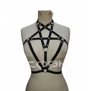 Arnés Corporal Pentagrama Gótico con Estrellas, Adornos Plateados y Anillos en O |   Proveedor de arneses de lencería personalizados - Product Image 2
