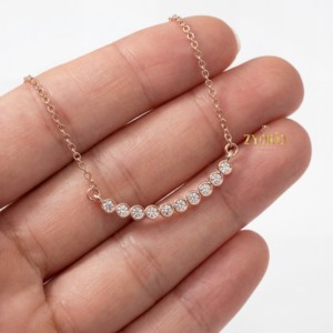 Collar con Colgante de Diamante Dorado con Símbolo de Eternidad de Zyorio Jewels para Mujer, Regalo de Lujo para Compromiso y Aniversario, Chapado en Oro - Product Image 3