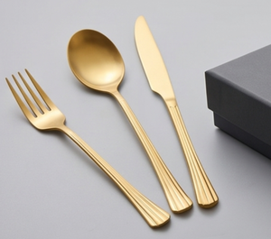 Juego de cubiertos chapados en oro de la más alta calidad con tenedor, cuchara y cuchillo, acabado mate, diseño elegante, apto para lavavajillas, cubiertos metálicos para bodas - Product Image 2