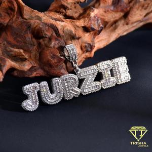 Pendentif rectangulaire audacieux en diamant de laboratoire en gros avec design en bloc inspiré des lettres, pierres étincelantes brillantes et chaîne cubaine - Product Image 4