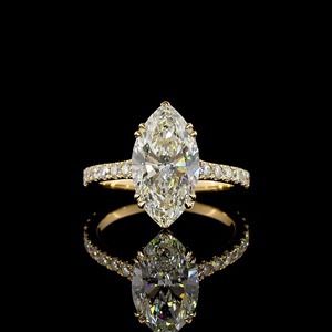 Bague de fiançailles classique en or jaune avec diamant de laboratoire certifié IGI, taille marquise 3 carats, sertie pavé, pour mariée - Product Image 1