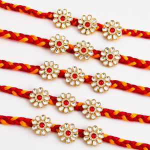 Hermoso brazalete floral de Kundan con perlas, hecho a mano, de diseño tradicional, regalo de alta calidad para hermano, ideal para Diwali, bodas o festividades. - Product Image 2