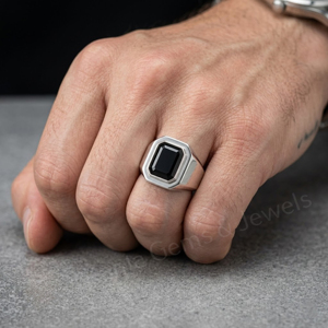Anillo de Sello Unisex de Plata de Ley 925 con Baño de Rodio, Ónix Negro de 8x10mm con Corte Esmeralda y Engaste de Bisel, para Uso Diario - Product Image 4