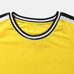 T-shirts pour hommes en matière respirante à texture douce, pour une utilisation active et un confort quotidien. - Product Image 3