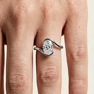 Anillo de compromiso solitario moderno con diamante cultivado en laboratorio de corte ovalado de 2 quilates en oro de 14 quilates para mujer - Product Image 6