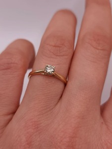Bague en diamant la plus vendue avec un design halo et des accents pavés pour les bijoux féminins, disponible à un prix raisonnable - Product Image 3