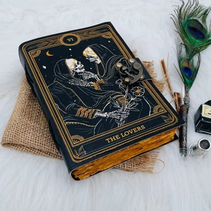 Journal en cuir vintage pour femmes et hommes, carnet de voyage pour écrire, papier à bords festonnés, journal relié en cuir - Product Image 1