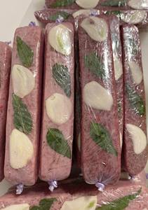 เนื้อหมูหมักเวียดนามแช่แข็ง (เน็มชัว) – ผู้จัดจำหน่ายขนมขบเคี้ยวแบบดั้งเดิมพร้อมรับประทานจากเวียดนาม - Product Image 3