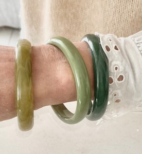 Premium Handmade Eco-Friendly Epoxy <b>Resin</b> Stained Round Fashion Bangles for Women Art & Collectible <b>Resin</b> <b>Crafts</b> - Product Image 3