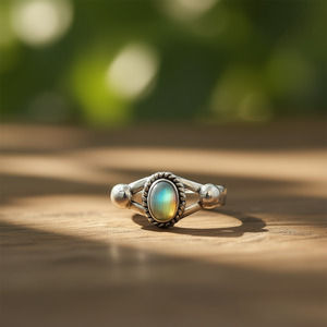 Anillo de Moda con Labradorita de 2.3 Gramos, Elegante Colgante y Amuleto - Product Image 3