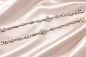 Chaîne de cheville en argent sterling 925 avec cristaux pour femme, bracelet de cheville minimaliste en forme de carré et de marquise avec diamants CZ, bijou de pied de mariée - Product Image 3