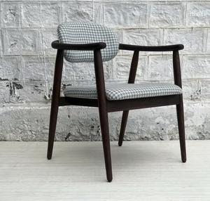 Chaise de salle à manger élégante en bois de frêne de qualité supérieure pour la maison ou la restauration et l'hôtellerie, disponible pour une livraison mondiale - Product Image 1