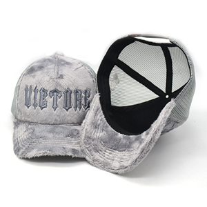 Casquette Trucker en Velours Doux à 5 Panneaux Personnalisée en Gros avec Logo Brodé, Respirante et Imperméable pour Activités de Plein Air, Plage et Cyclisme - Product Image 5
