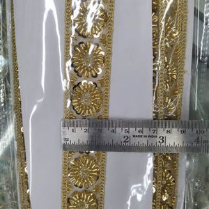 ขอบผ้าประดับคริสตัลและเลื่อมลายรัศมีทองอร่าม ปักด้วยมืออย่างประณีต สำหรับชุดเจ้าสาวและชุดราตรี ชุดประจำชาติแบบดั้งเดิม - Product Image 2