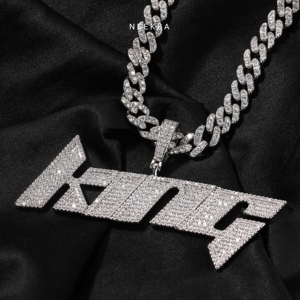 Colgante de Letra Personalizada Inclinada - Colgante de Moissanita de Plata Esterlina 925, Colgante de Hip Hop Totalmente Engastado - Sin Níquel y Seguro - Product Image 3