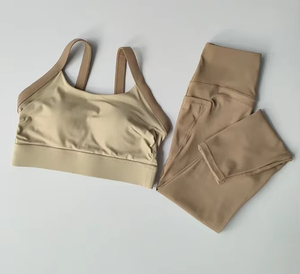 Conjunto de yoga de 2 piezas para mujer con bloques de color de alta intensidad, espalda cruzada, cintura alta y sujetador deportivo sin mangas - Product Image 2