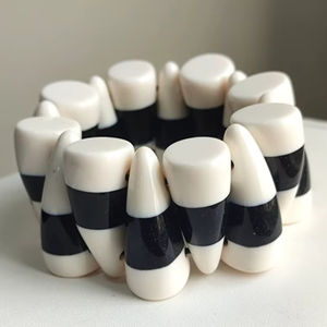 Nouveau Bracelet Élastique Bohème Géométrique en Résine Noire et Blanche avec Perles, Grande Taille, à Faire Soi-même, pour Femmes - Product Image 1