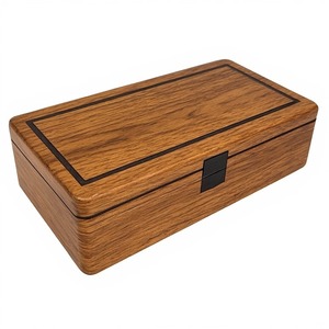 Étui à cigares en bois poli de luxe, conçu pour un style classique, avec une construction durable et une finition raffinée - Product Image 1