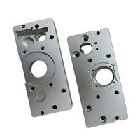 Fabricant chinois de panneaux audio en aluminium CNC sur mesure, plaque de base usinée de haute précision pour boîtier d'amplificateur de haut-parleur