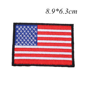 Proveedor de Parches Bordados con Forma Personalizada OEM con Velcro de Gancho y Bucle y Respaldo Adhesivo Termoadhesivo para Marcas de Ropa - Product Image 2