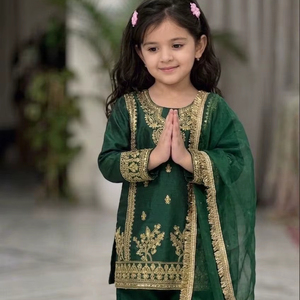 Ensemble de costume palazzo en soie pour filles, design enfantin |   Tenue de fête richement brodée avec dupatta - Product Image 1