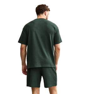 Ensemble T-shirt et short de sport pour homme avec logo personnalisé, 100% coton respirant, motif uni, style décontracté - Product Image 3