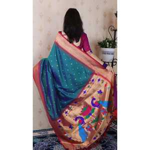 Sari de Seda Paithani Bandhani Verde con Tejido Zari de Elite Weaves, Elegante Sari para Club, 650g - Product Image 4