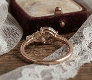 Anillos de Alta Gama Chapados en Oro PVD de 18K con Piedras de Esmeralda, Rojas, Blancas y Negras, Anillos Vintage con Cristales, Joyería de Acero Inoxidable Resistente al Deslustre - Product Image 2