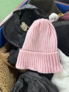 เสื้อผ้ามือสอง: หมวกฤดูหนาว - Product Image 4