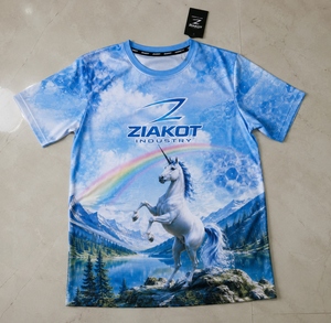 เสื้อยืด ZIAKOT รุ่นใหม่ ดีไซน์ลายยูนิคอร์นใต้สายรุ้ง 3 มิติ สีฟ้าขาว สำหรับผู้ชาย ออกแบบเองได้ - Product Image 1