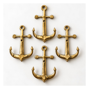 Porte-manteau mural en laiton massif, finition or poli vintage, robuste, décoratif, de luxe, avec logo personnalisé - Product Image 6