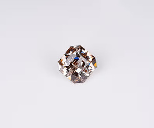 Bague de fiançailles et de mariage en diamant de laboratoire de 2,5 carats, couleur champagne fantaisie, taille Asscher, certifiée IGI - Product Image 5
