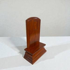 Placas conmemorativas ancestrales que se pueden grabar con inscripciones personalizadas en madera aromática. - Product Image 2