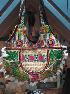 Bolso de Hombro Boho Bordado a Mano con Flecos de Borlas, Bolso Étnico de Algodón para Mujer, Colección Festival y Resort - Product Image 4