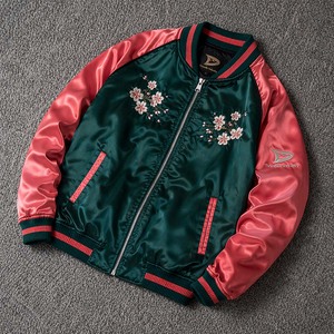 เสื้อแจ็คเก็ตซูกะจังพรีเมียมแบบกลับด้านได้ สีเขียวหยก ผ้าซาตินปักลายปลาคาร์ฟแบบน้ำตก - Product Image 1