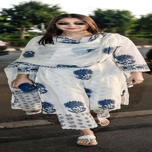 Conjunto de Kurti-Pantalón y Dupatta de Algodón Jaipuri Taj de la Mejor Calidad con Estampado Kalamkari, Fabricante de Surat a Precio de Mayoreo - Product Image 1