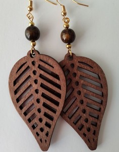Boucles d'oreilles pendantes élégantes en bois pour femme, légères, faites à la main, style africain bohème, pour soirée, usage quotidien ou occasions festives - Product Image 4